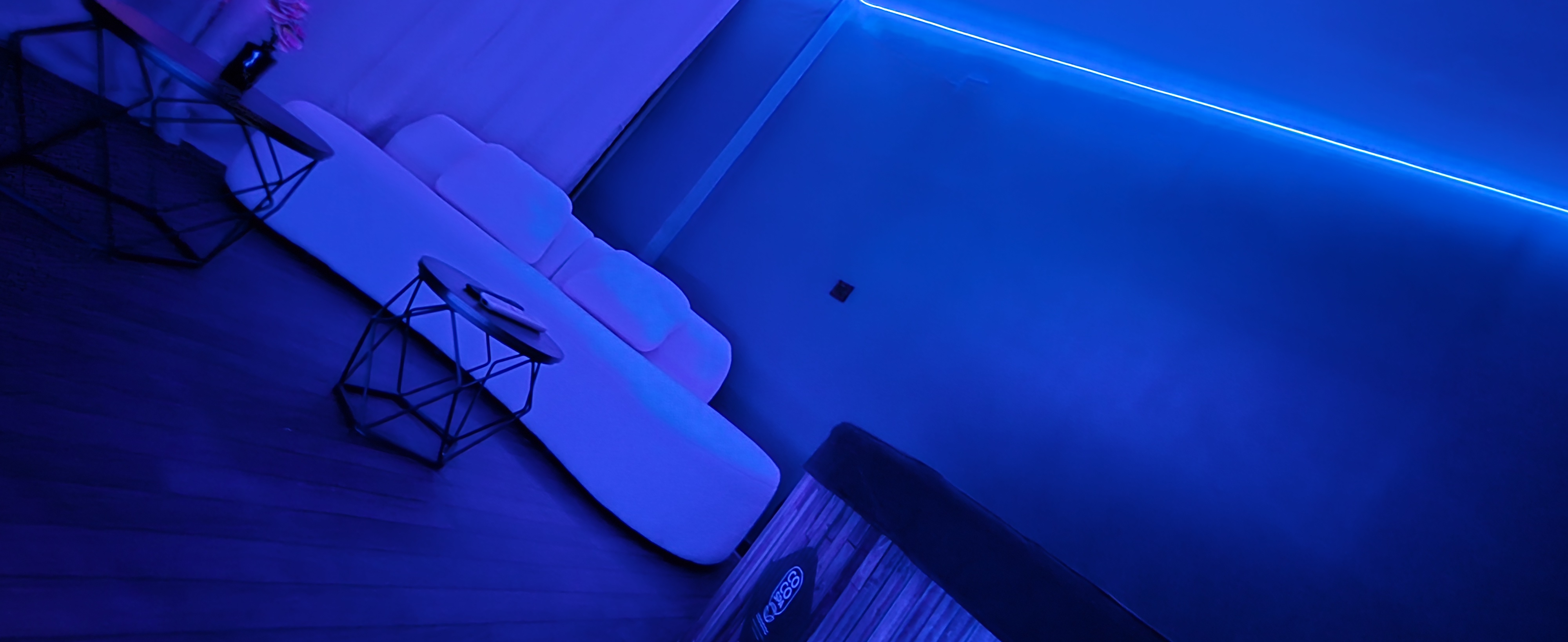 Lit king size confortable pour séjour romantique - Suite M#01