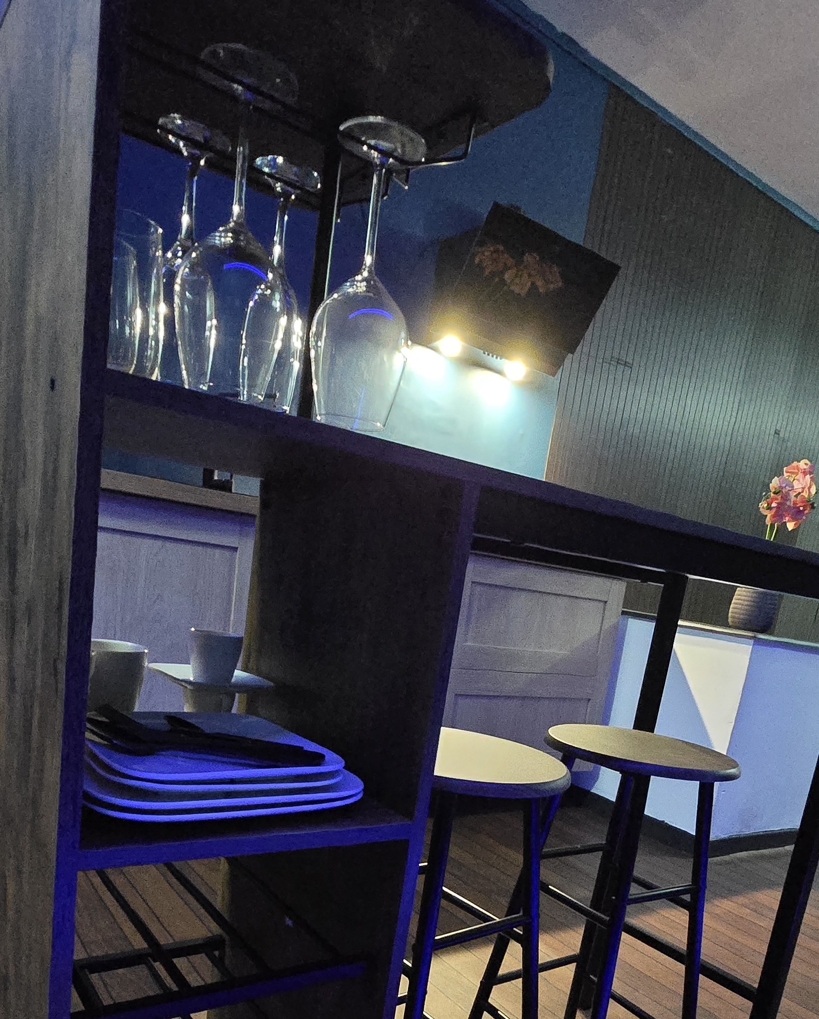 Suite M#01 - Jacuzzi privatif avec \u00e9clairage romantique