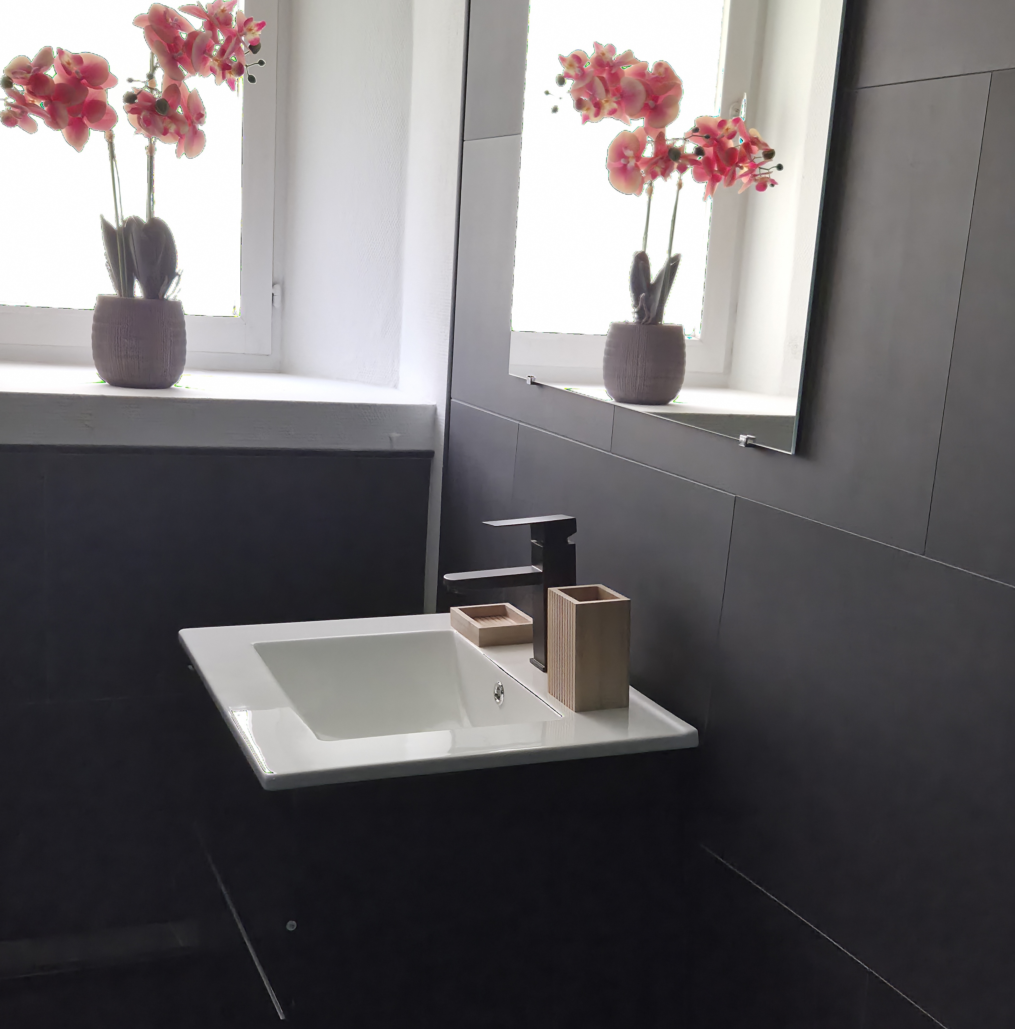 Suite M#01 - Chambre en sousplexe avec King size