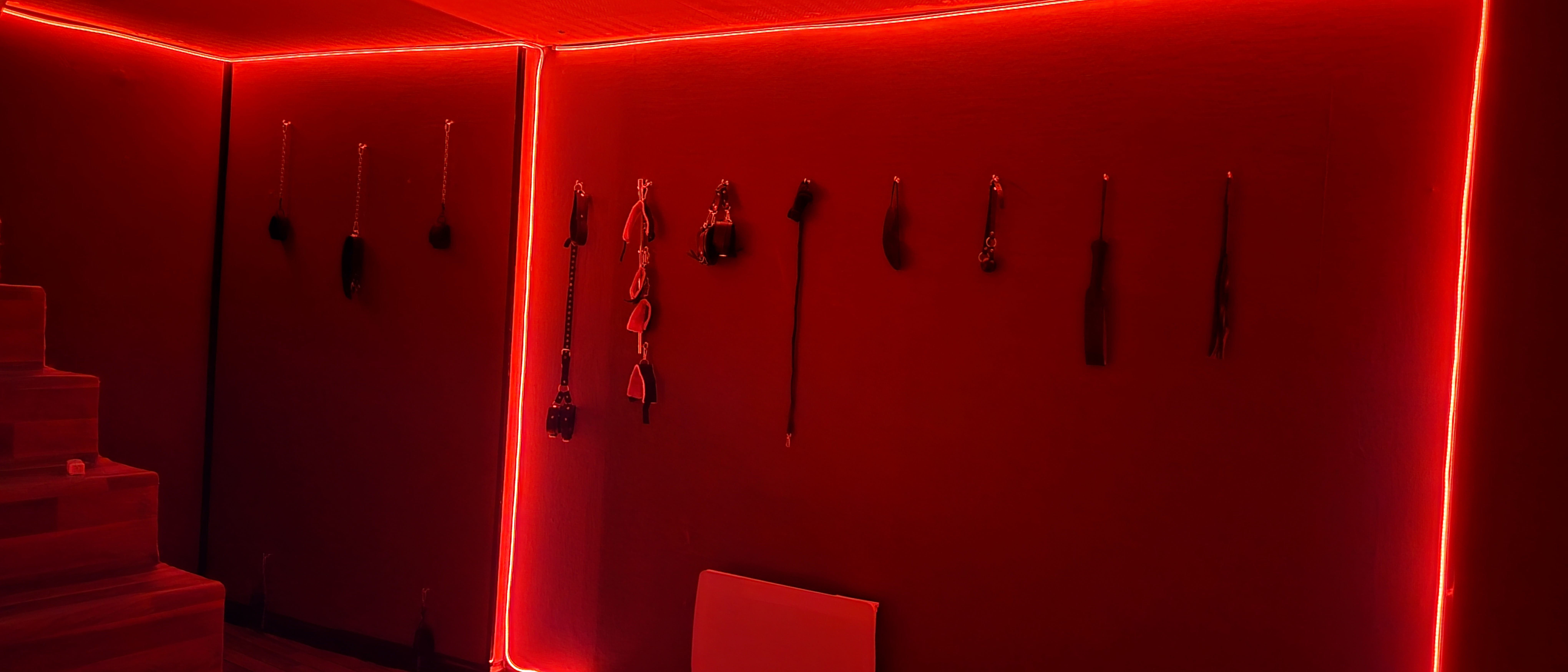 Suite M#01 - D\u00e9tail de la chambre avec accessories